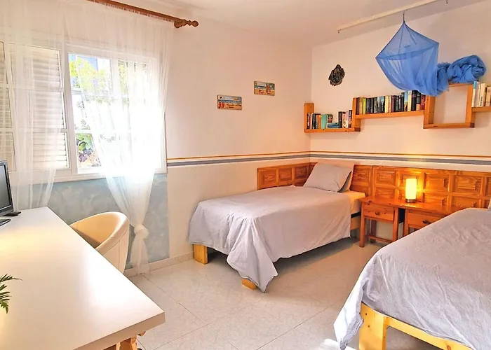 Casa La Isla In Mit Garten Und Wifi By Interhome *